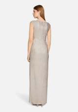 Abendkleid im Glitzer-Look / Modellfoto Rückseite