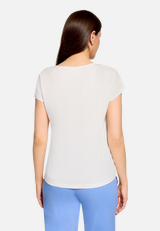 Casual-Shirt mit V-Ausschnitt / Modellfoto Rückseite
