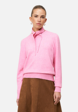 Pullover mit Strickhalstuch / Modellfoto Vorderseite