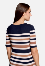 Gestreiftes T-Shirt  mit U-Boot Ausschnitt  / Detailbild