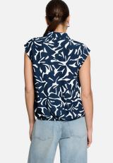 Hemdbluse  kurzarm mit Blumen / Modellfoto Rückseite