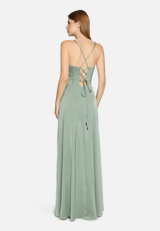 Abendkleid mit Wasserfallausschnitt / Modellfoto Rückseite