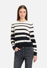 Strickpullover mit Streifen / Modellfoto Vorderseite