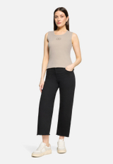 Trägertop mit Rippenstruktur / Modellfoto Vorderseite (Outfit)