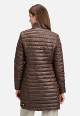 Steppjacke mit Reißverschlusstaschen / Modellfoto Rückseite