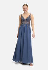 Abendkleid mit Stickerei / Modellfoto Vorderseite
