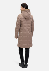 Steppjacke mit Kapuze / Modellfoto Rückseite