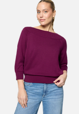 Strickpullover mit Carmenausschnitt  / Modellfoto Vorderseite