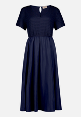 Midikleid mit Eingrifftaschen / Vorderseite