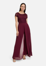Jumpsuit kurzarm / Modellfoto Vorderseite (Outfit)