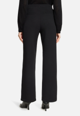 Schlupfhose mit Eingrifftaschen / Modellfoto Rückseite