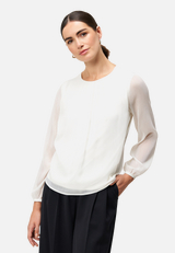 Blusenshirt mit transparenten Ärmeln / Modellfoto Vorderseite