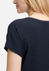 Strukturshirt mit U-Boot-Ausschnitt / Detailbild