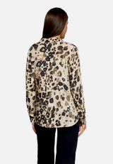 Longbluse langarm / Modellfoto Rückseite