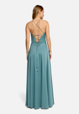 Abendkleid mit Wasserfallausschnitt / Modellfoto Rückseite