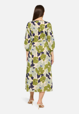 Blumenkleid mit Bindegürtel / Modellfoto Rückseite