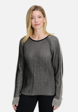 Grobstrick-Pullover mit Rippenstruktur / Modellfoto Vorderseite