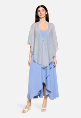 Cape im Glitzer-Look / Modellfoto Vorderseite (Outfit)