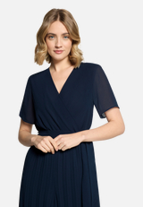 Jumpsuit mit Plissee / Detailbild