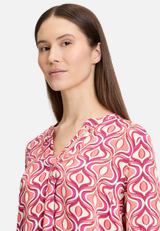 Blusenshirt mit Muster / Detailbild