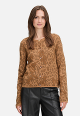 Strick-Cardigan mit Rundhalsausschnitt / Modellfoto Vorderseite