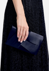 Clutch-Tasche unifarben / Modellfoto Vorderseite