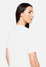 Kurzarm-Shirt mit Rundhalsausschnitt / Detailbild