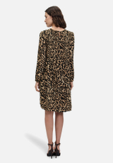 Plisseekleid langarm / Modellfoto Rückseite