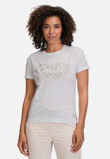 Casual-Shirt mit Aufdruck / Modellfoto Vorderseite
