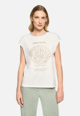 Rundhals-Shirt mit Placement / Modellfoto Vorderseite
