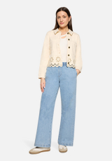 Casual-Hose mit weitem Bein / Modellfoto Vorderseite (Outfit)