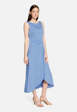 Cocktailkleid mit Raffung / Modellfoto Vorderseite (Outfit)