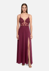 Abendkleid mit Stickerei / Modellfoto Vorderseite