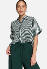 Hemdbluse gestreift 3/4 Arm / Modellfoto Vorderseite