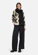 Schlupfhose mit weitem Bein / Modellfoto Vorderseite (Outfit)