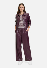 Lederjacke langarm / Modellfoto Vorderseite (Outfit)