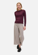 Langarm-Shirt mit Kragen / Modellfoto Vorderseite (Outfit)
