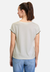 Casual-Shirt mit Rundhalsausschnitt / Modellfoto Rückseite