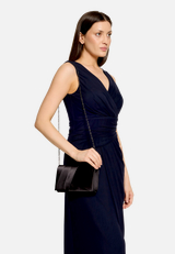 Clutch-Tasche unifarben / Modellfoto Vorderseite