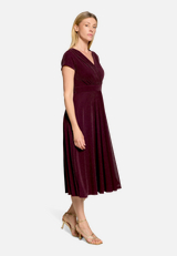 Cocktailkleid im Glitzer-Look / Modellfoto Vorderseite (Outfit)