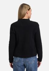 Strick-Cardigan mit Fransen / Modellfoto Rückseite