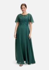 Abendkleid mit Stickerei / Modellfoto Vorderseite