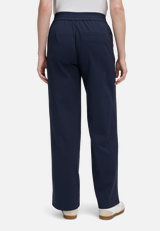 Schlupfhose mit Eingrifftaschen / Modellfoto Rückseite