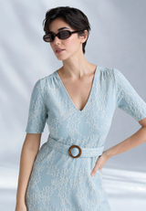 Midikleid mit Blumen-Stickerei / Imagebild