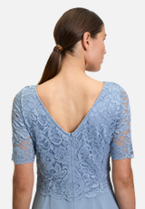 Abendkleid mit Spitze / Detailbild