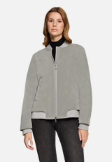 Sommerjacke mit Kragen / Modellfoto Vorderseite