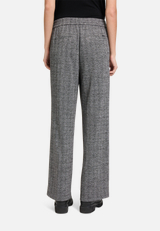 Stoffhose mit Lurexfaden / Modellfoto Rückseite