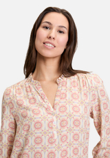 Casual-Bluse mit Raffung / Detailbild