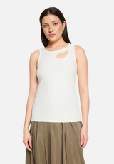 Basic-Top mit Rundhalsausschnitt / Modellfoto Vorderseite