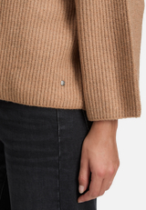 Strickpullover mit Kragen / Detailbild